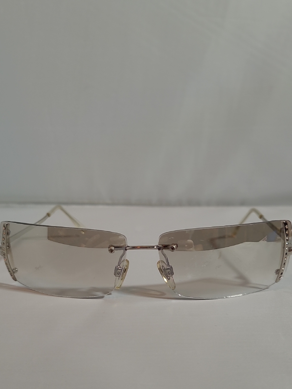 Vintage Rimless Light Gray Sunglasses with Crystal Accent